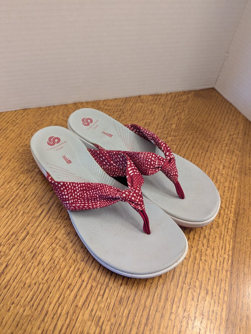 CLARKS CLOUDSTEPPERS Red Slide On Casual Soft Cushion Thong Sandals │ Size 11